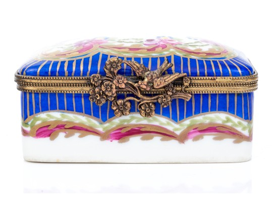 Small Limoges Hand Painted Porcelain Box 