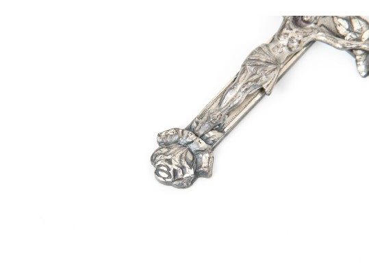 Sterling Silver Striking Large Diamond Cut Crucifix, Rose Motif Ends