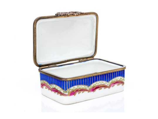 Small Limoges Hand Painted Porcelain Box 