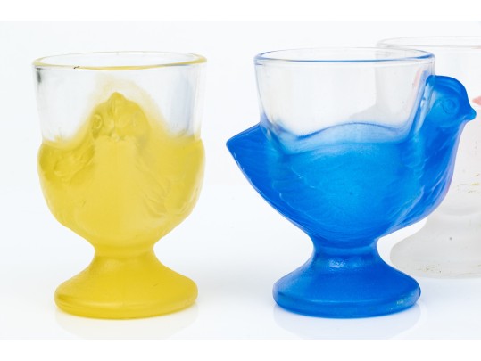 Set Of Four Vintage French Pressed Glass Chicken Form Egg Cups 