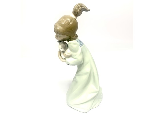 Lladro Figurine Girl With Kitten