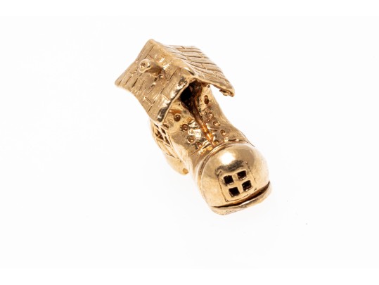 14K Old Woman And A Shoe Charm / Pendant