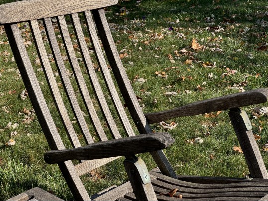 Gloucester Pair Of Teak Chaise Lounge Chairs With Side Table