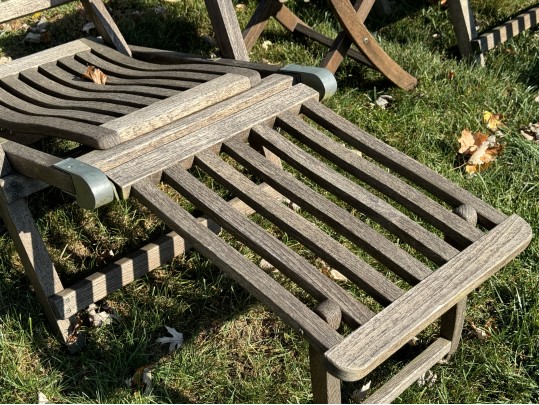 Gloucester Pair Of Teak Chaise Lounge Chairs With Side Table