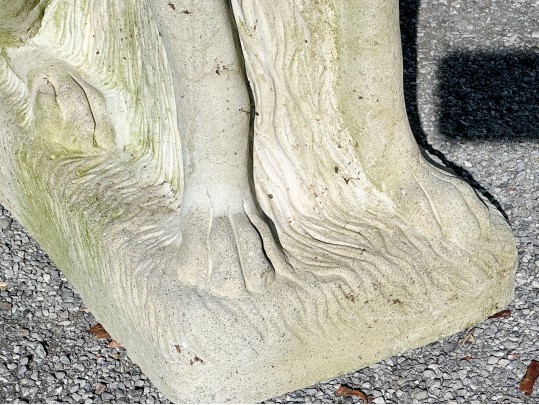 A Beautiful Vintage Cast Cement Sitting Retriever 