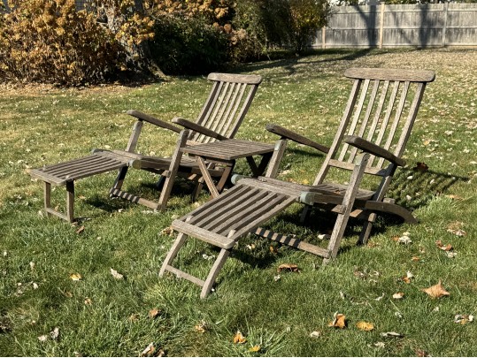 Gloucester Pair Of Teak Chaise Lounge Chairs With Side Table