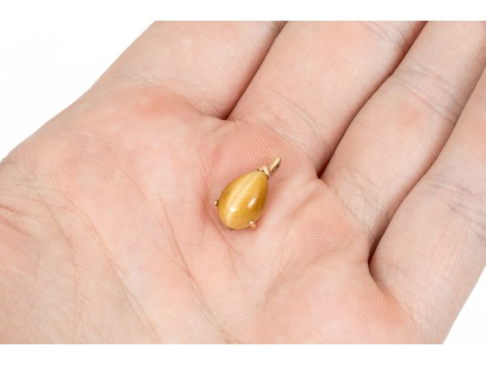 14k Yellow Gold Cabachon Tan To Brown Cats Eye Pendant