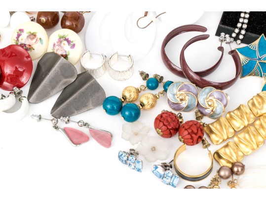 Large Collection Of Vintage Fashion Earrings, Assorted Styles 