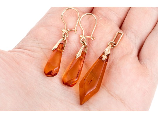 583 Rose Gold Striking Amber Pendant Earrings And Complementary Pendant