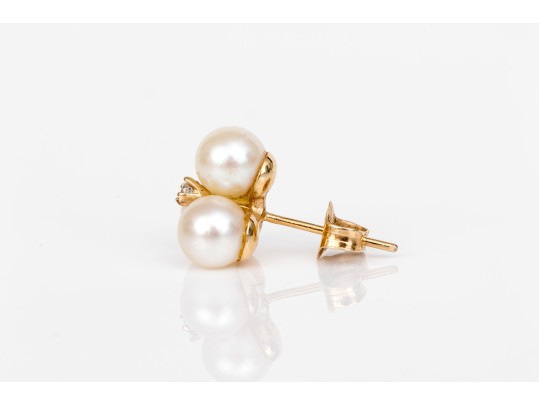 14k Yellow Gold Classic 5.25mm Trefoil Cultured Pearl Earrings, With Diamond Centers