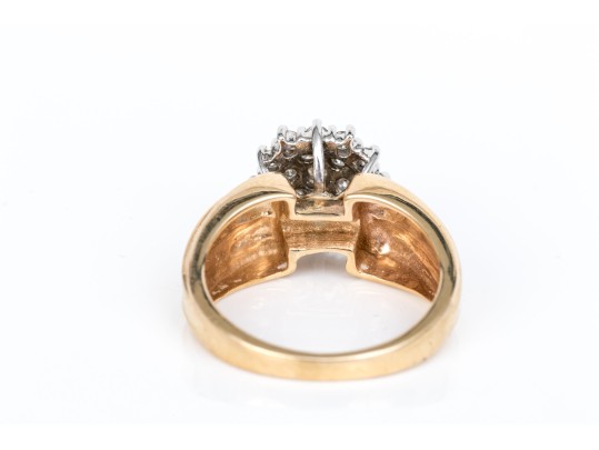 10k Retro Round Diamond Cluster Ring With Wide Ribbed Sides, App. 0.20 TCW, Size 6