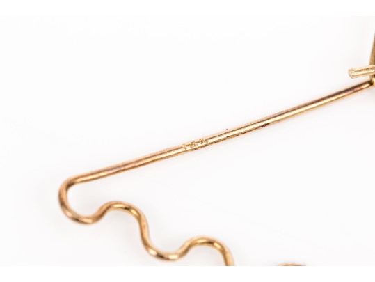 14k Yellow Gold Whimsical Scalloped Wire Hangar Pendant