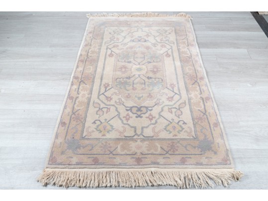 Hand-Knotted Ivory Oushak Style Rug (5'8