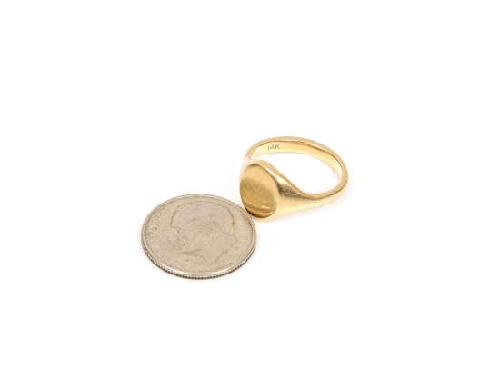 14k Yellow Gold Simple Vintage Oval Signet Ring, Size 3.5