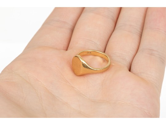 14k Yellow Gold Simple Vintage Oval Signet Ring, Size 3.5