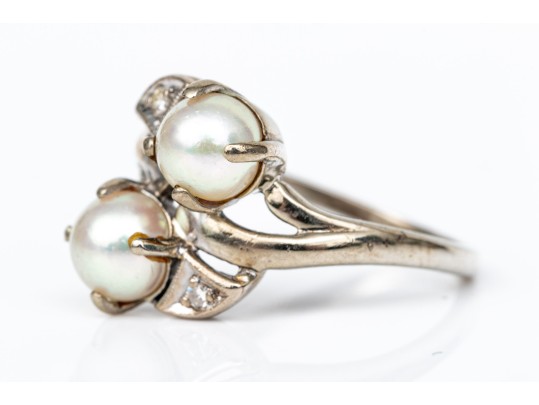 10k White Gold Vintage 5.5mm Cultured Pearl And Diamond Bypass Ring, Size 5.75