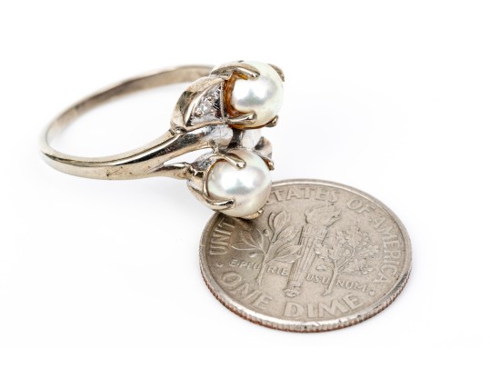 10k White Gold Vintage 5.5mm Cultured Pearl And Diamond Bypass Ring, Size 5.75