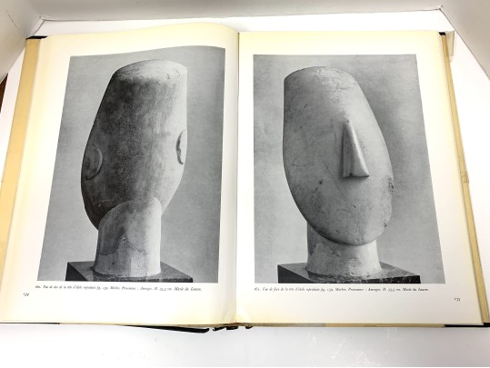 L'ART DES CYCLADES. DU DEBUT A LA FIN DE L'AGE DU BRONZE, 2500-1100 AVANT NOTRE ERE