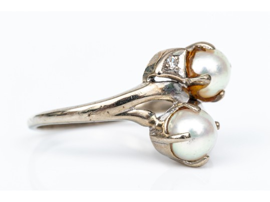 10k White Gold Vintage 5.5mm Cultured Pearl And Diamond Bypass Ring, Size 5.75
