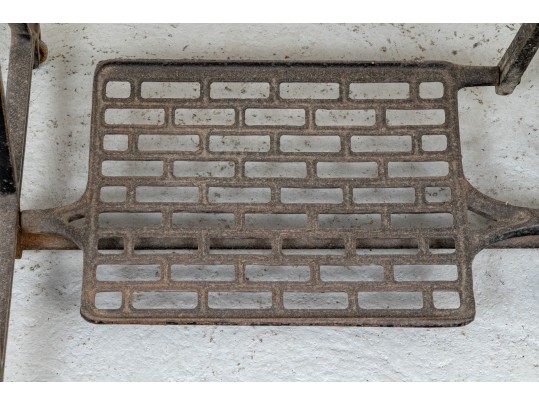 Antique Wheeler & Wilson Sewing Machine With Cabinet