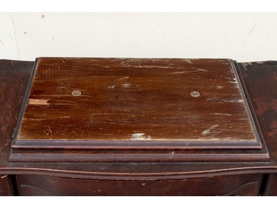 Antique Wheeler & Wilson Sewing Machine With Cabinet