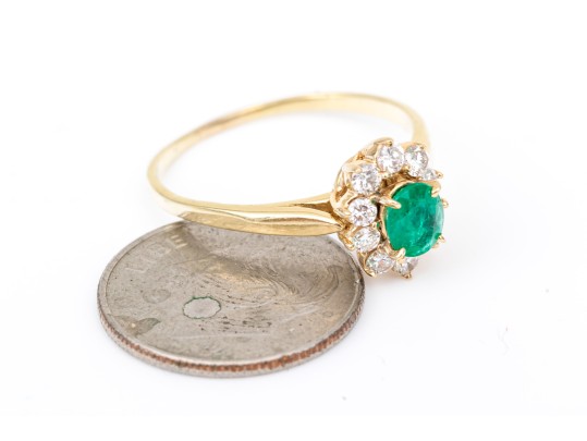 18k Yellow Gold Lovely Oval Emerald And Diamond Halo Ring, Size 7.5