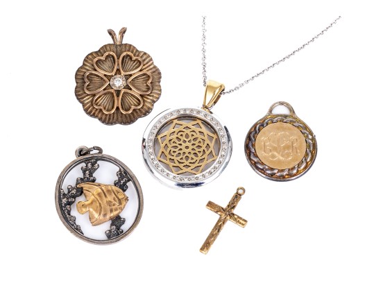 Collection Of 14k And Sterling Silver Assorted Jewelry Pieces