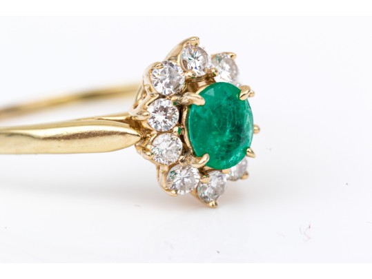 18k Yellow Gold Lovely Oval Emerald And Diamond Halo Ring, Size 7.5