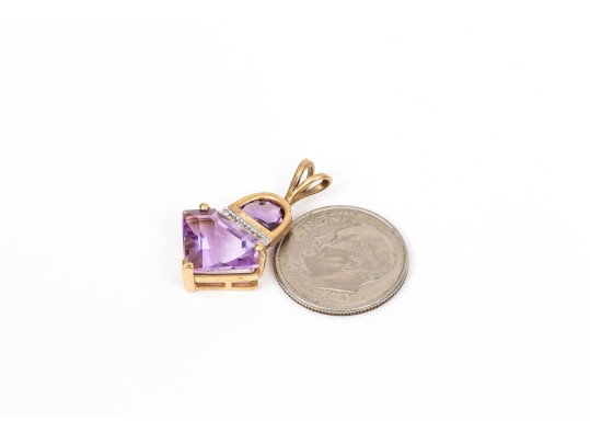 14k Yellow Gold Unusual Light Purple Amethyst Fantasy Cut Pendant