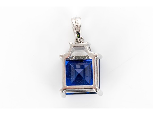 10k White Gold Impactful Blue Checkerboard Cushion Set Pendant