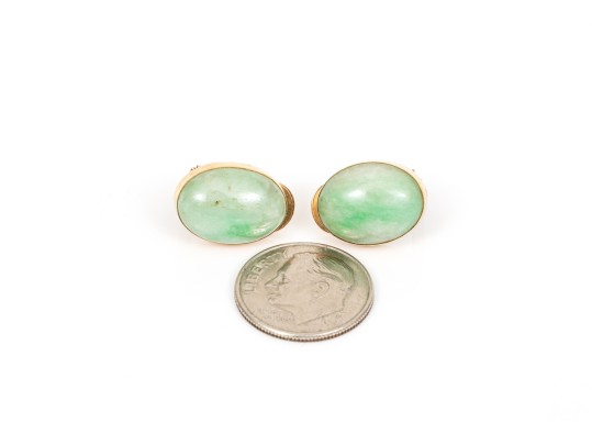 18k Yellow Gold Pretty Oval Cabachon Jadeite Jade Earrings