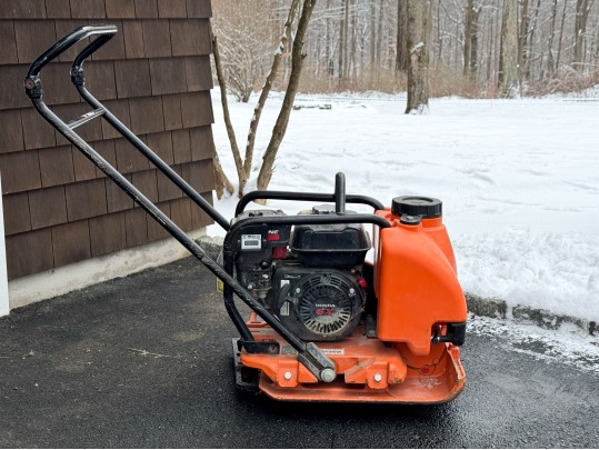 Mikasa Multiquip MVC88 Plate Compactor