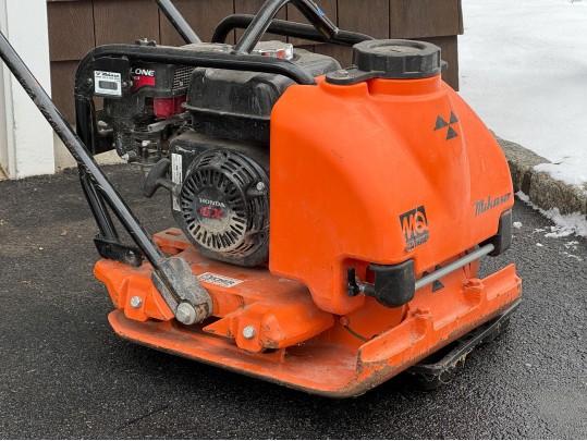 Mikasa Multiquip MVC88 Plate Compactor