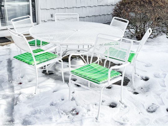 Cast Aluminum Outdoor Dining Table With Six Armchairs