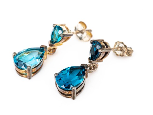 Sterling Silver Beautiful Pear Shaped Blue Topaz Drop Pendant Earrings