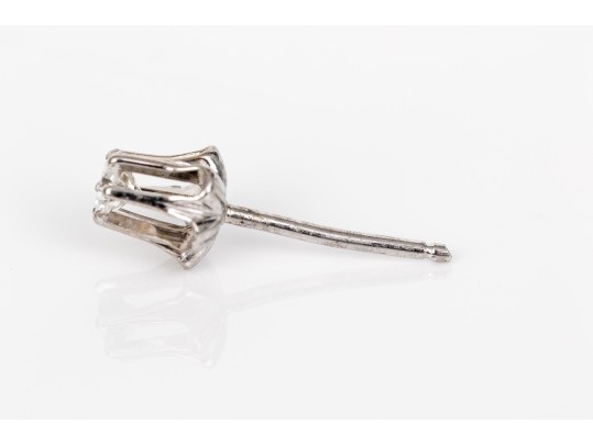 Charming 14K White Gold Diamond Stud Earrings App. 0.18 TCW