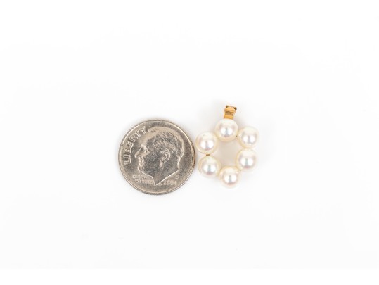 18k Yellow Gold Pretty 5.25mm Cultured Pearl Open Circle Pendant, Beautiful Lustre