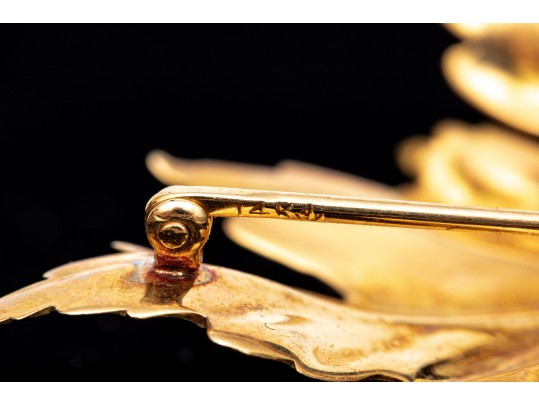 14k Yellow Gold Handsome Vintage Double Leaf Brooch, Diamond Set, App. 0.04 TCW