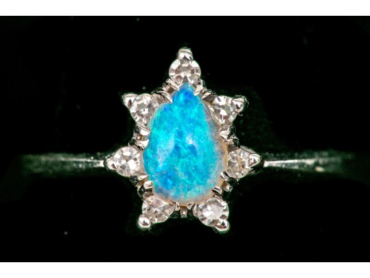 14k White Gold Vintage Pear Opal And Diamond Halo Ring, Size 6.5