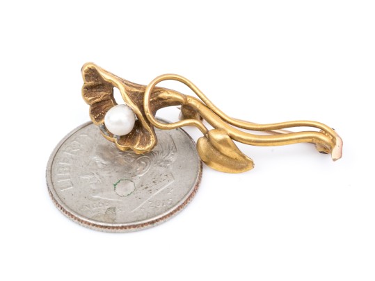Antique Pretty Yellow Gold Filled And Cultured Pearl Foliate Motif Brooch