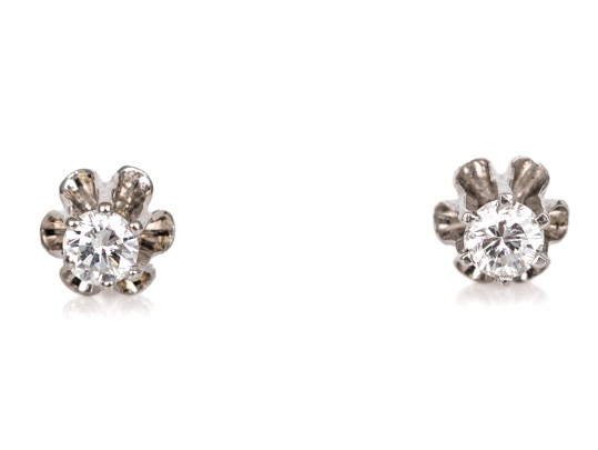 Charming 14K White Gold Diamond Stud Earrings App. 0.18 TCW