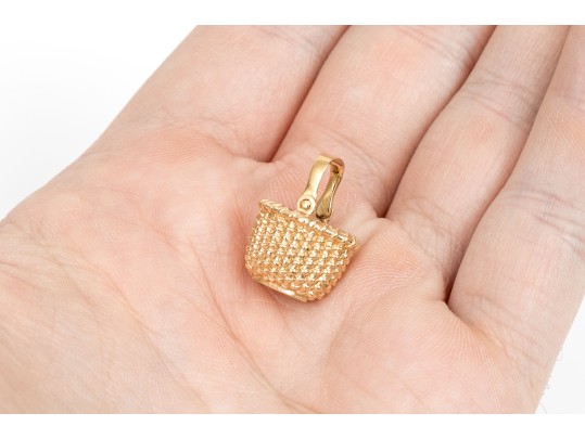 14k Yellow Gold Fabulous Nantucket Basket With Hinged Top Pendant