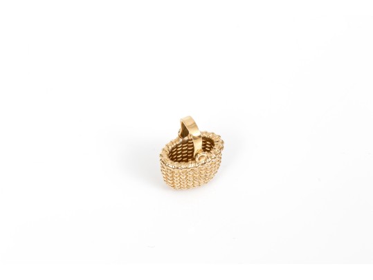 14k Yellow Gold Fabulous Nantucket Basket With Hinged Top Pendant