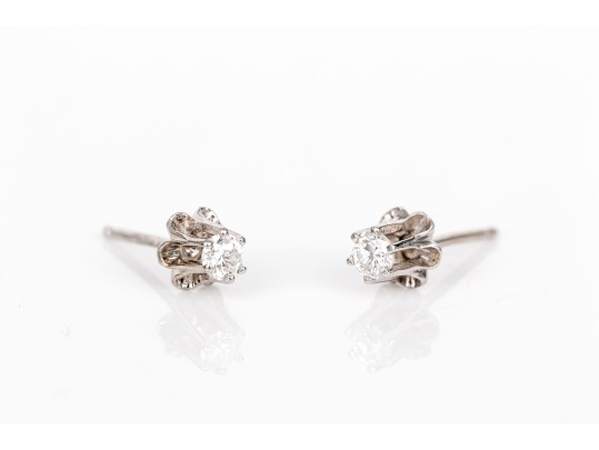 Charming 14K White Gold Diamond Stud Earrings App. 0.18 TCW