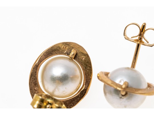 14k Yellow Gold Striking Cultured Pearl Vintage Saturn Motif Earrings