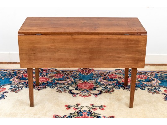 American Late Federal Mahogany Farmhouse Drop Leaf Table, Ca. 1810-30