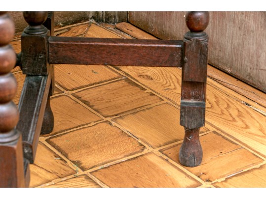 English 18th C. Oak Bobbin Turned Gate Leg Table
