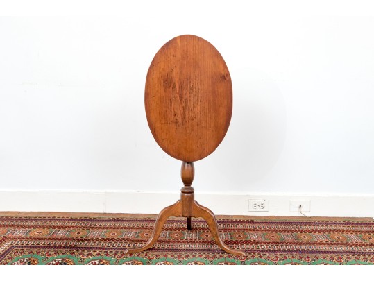 New England Slipper Foot Tilt-top Pedestal Candle Stand, Ca, 1800-1820