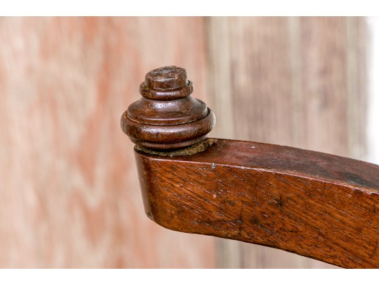 American Federal New York Mahogany Tilt Top Table, Ca. 1800-20