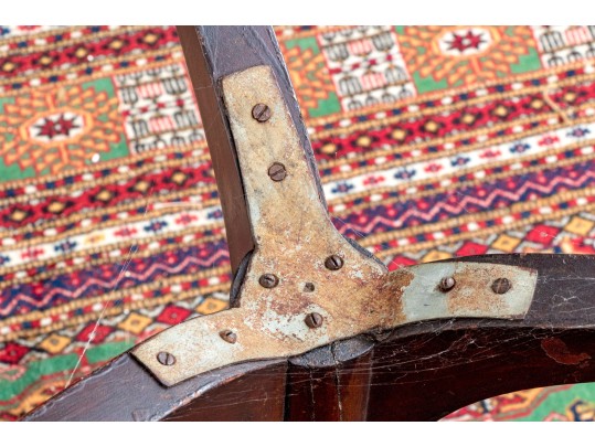 New England Federal Quatrefoil Form Tilt Top Stand, Ca. 1800-1820